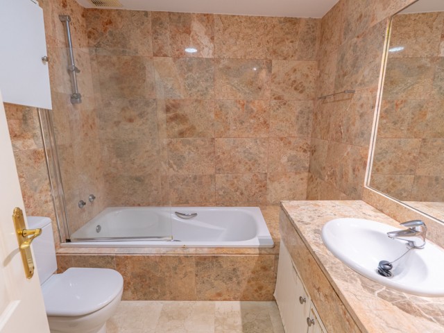 4 Schlafzimmer Reihenhaus in Estepona