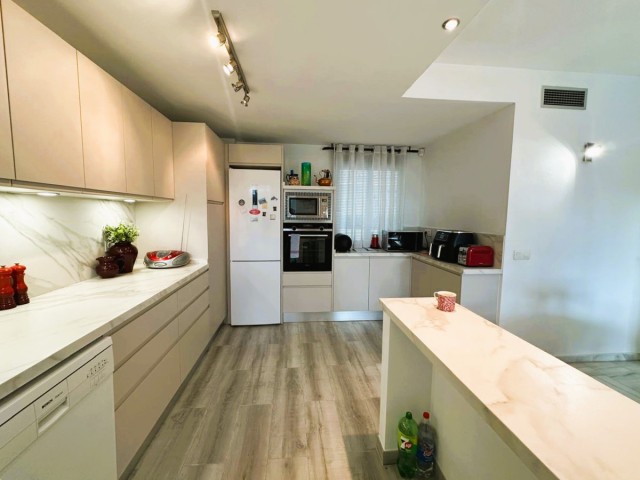 3 Bedrooms Apartment in Nueva Andalucía