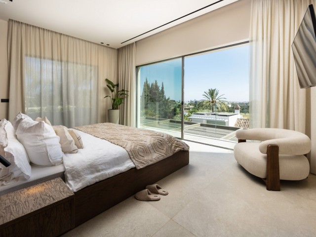 5 Bedrooms Villa in Nueva Andalucía