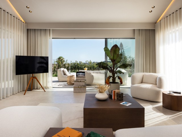 5 Bedrooms Villa in Nueva Andalucía