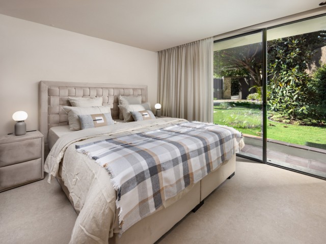 5 Bedrooms Villa in Nueva Andalucía