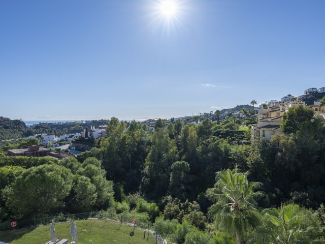 3 Bedrooms Apartment in Benahavís