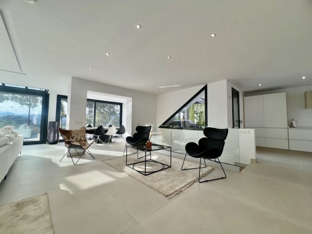 4 Bedrooms Villa in Nueva Andalucía