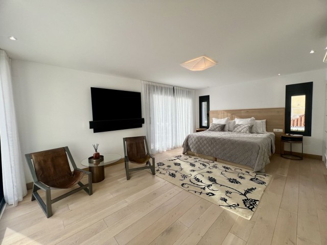 4 Bedrooms Villa in Nueva Andalucía