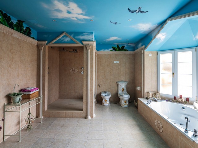 6 Bedrooms Villa in Sotogrande Alto