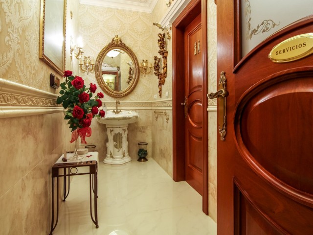 6 Bedrooms Villa in Sotogrande Alto