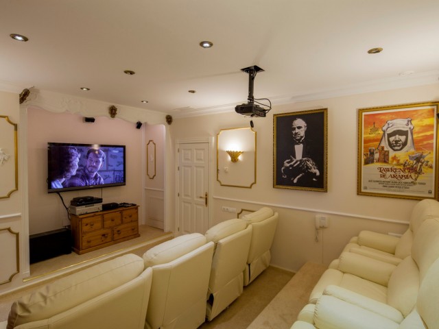 6 Bedrooms Villa in Sotogrande Alto