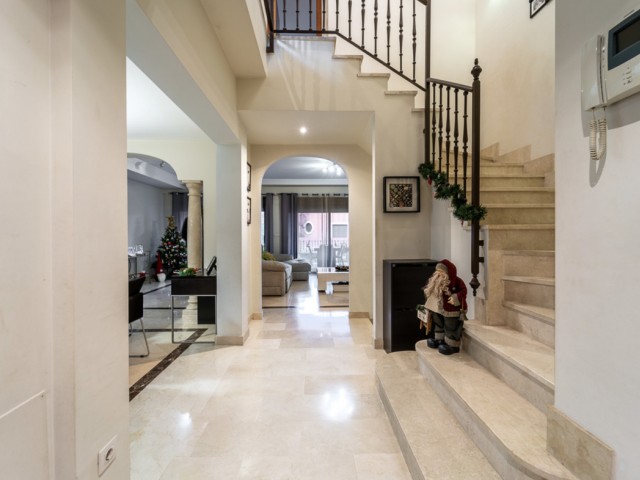 4 Soveroms Villa i Estepona