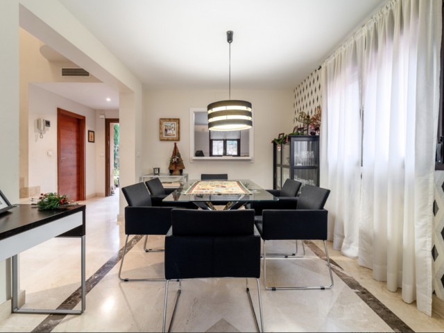 4 Schlafzimmer Villa in Estepona