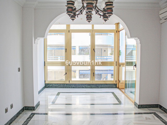 2 Sovrums Lägenhet i Marbella