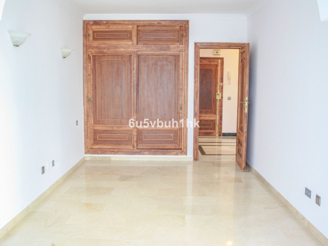 2 Sovrums Lägenhet i Marbella