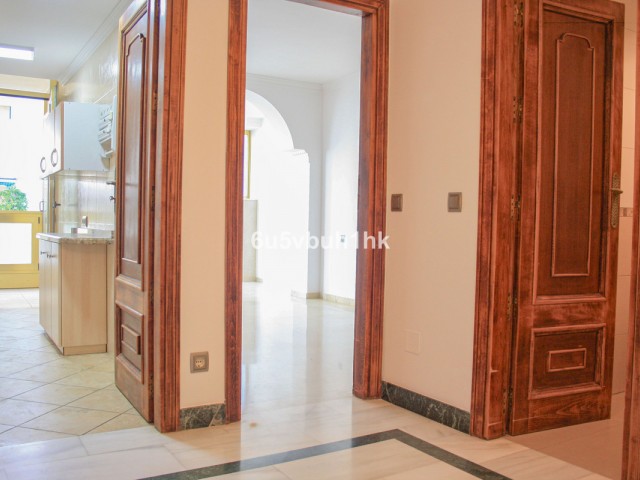 2 Sovrums Lägenhet i Marbella