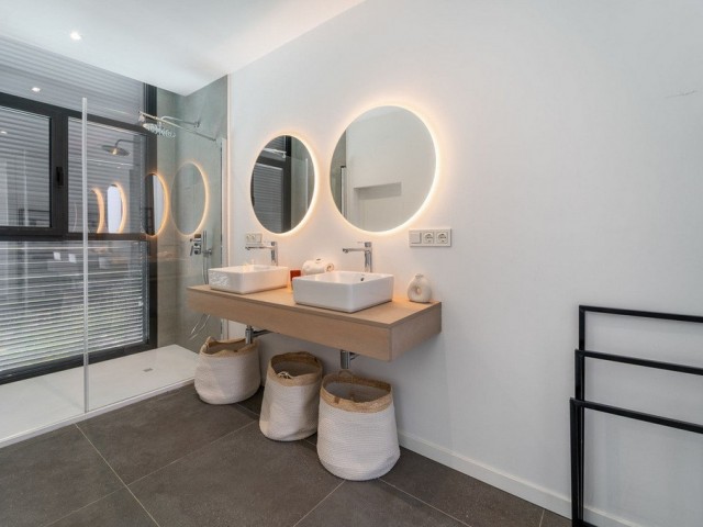 5 Bedrooms Villa in Atalaya