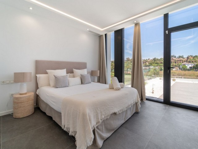 5 Bedrooms Villa in Atalaya