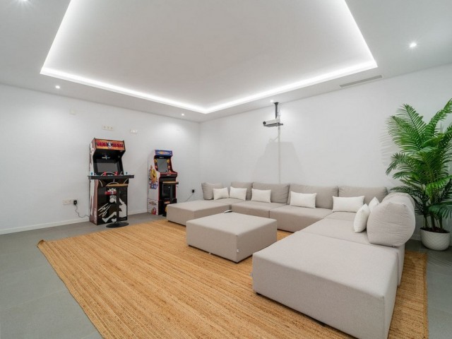 5 Bedrooms Villa in Atalaya