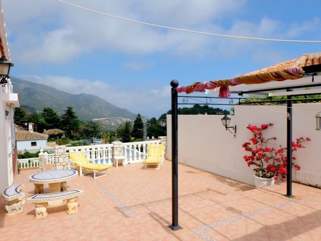 5 Bedrooms Villa in Mijas
