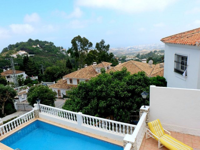 5 Bedrooms Villa in Mijas