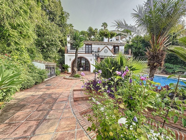 3 Bedrooms Villa in Mijas