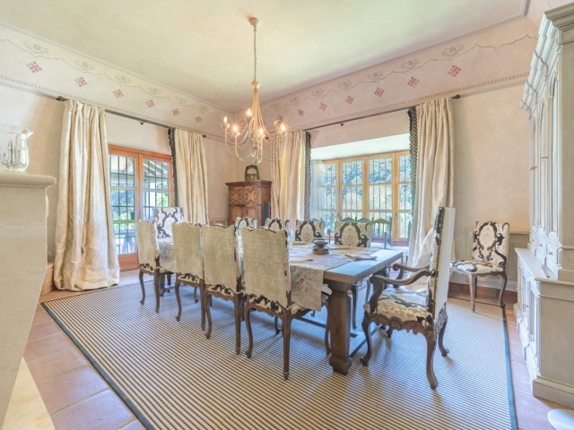 10 Bedrooms Villa in Estepona