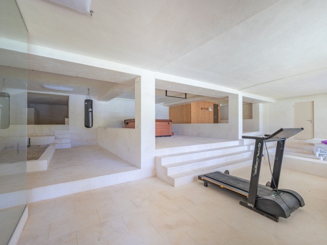 10 Bedrooms Villa in Estepona