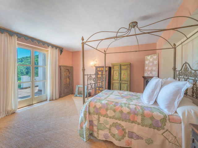 10 Bedrooms Villa in Estepona