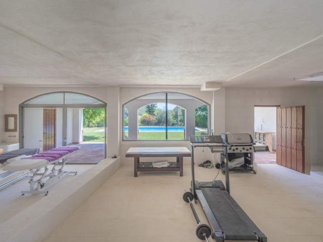 10 Bedrooms Villa in Estepona