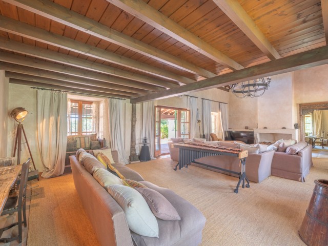 10 Bedrooms Villa in Estepona