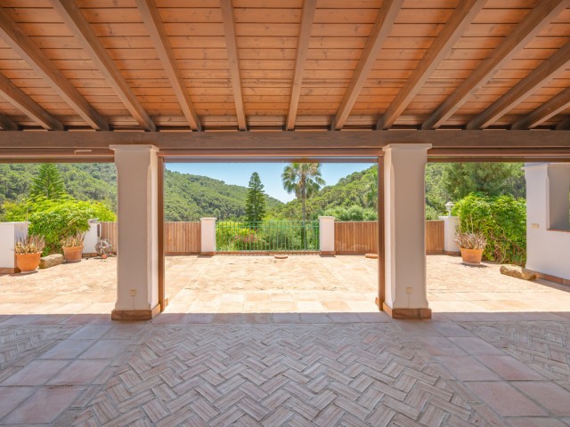 10 Bedrooms Villa in Estepona