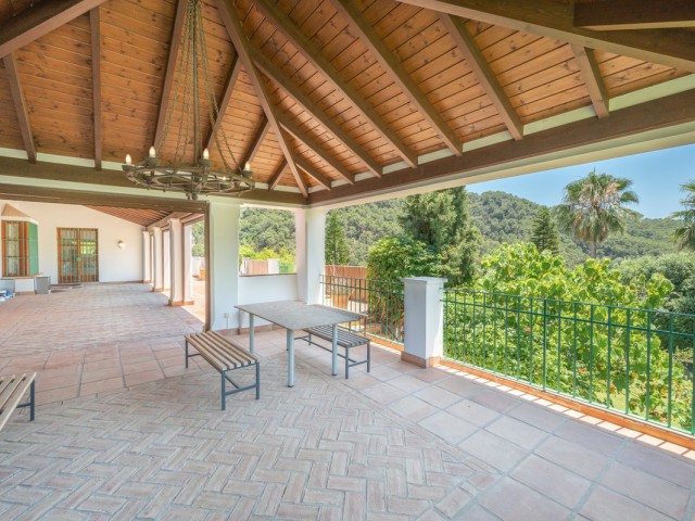 10 Bedrooms Villa in Estepona