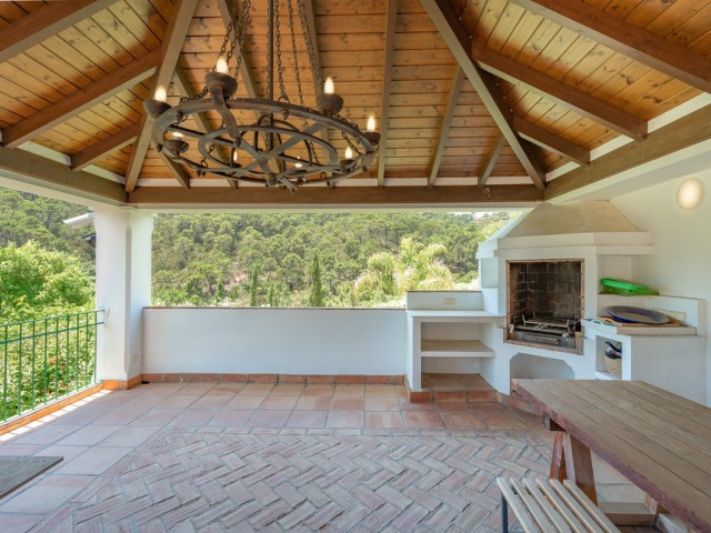 10 Bedrooms Villa in Estepona