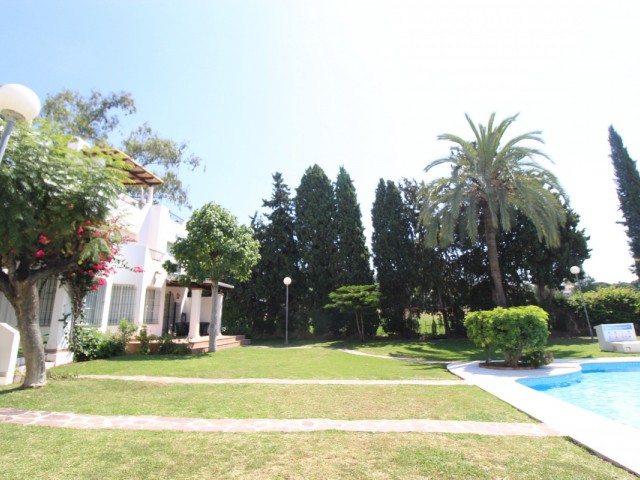 3 Makuuhuoneen Rivitalo Nueva Andalucía