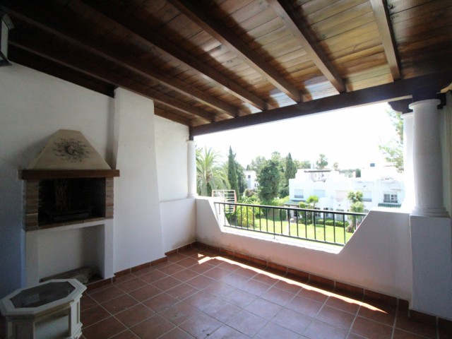 3 Slaapkamer Rijtjeshuis in Nueva Andalucía