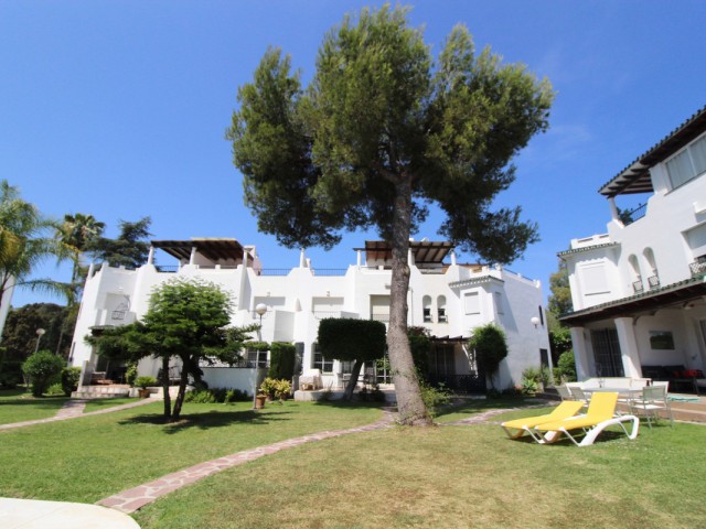 3 Slaapkamer Rijtjeshuis in Nueva Andalucía