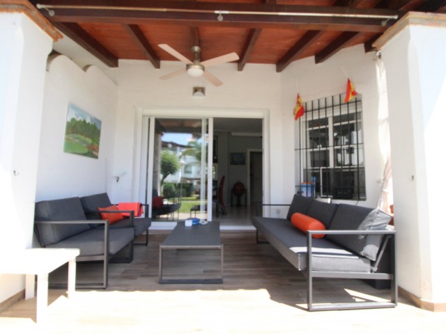 3 Slaapkamer Rijtjeshuis in Nueva Andalucía