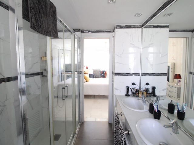 3 Slaapkamer Rijtjeshuis in Nueva Andalucía