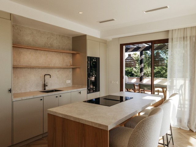 4 Bedrooms Apartment in Nueva Andalucía