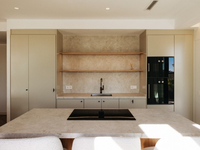 4 Bedrooms Apartment in Nueva Andalucía