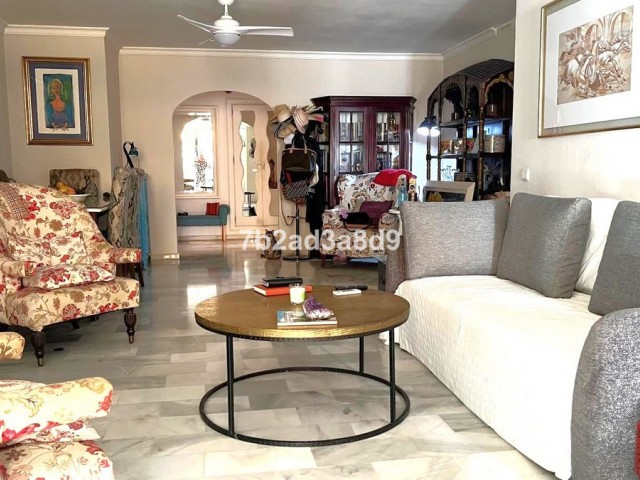 Huoneisto, Puerto Banús, R5296786