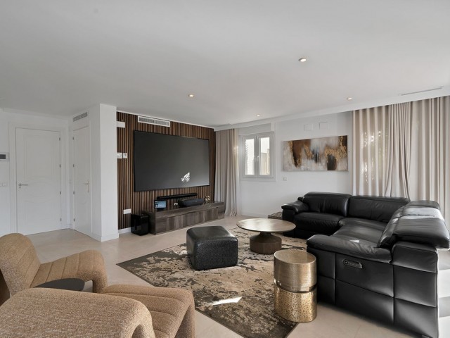 5 Bedrooms Villa in Benalmadena