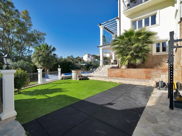 Villa avec 5 Chambres  à Benalmadena