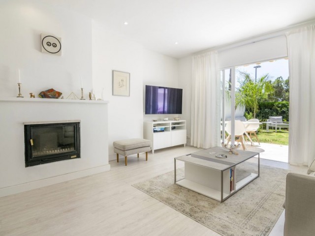 3 Soveroms Rekkehus i Nueva Andalucía