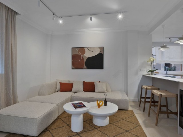 Apartment, El Paraiso, R5305687