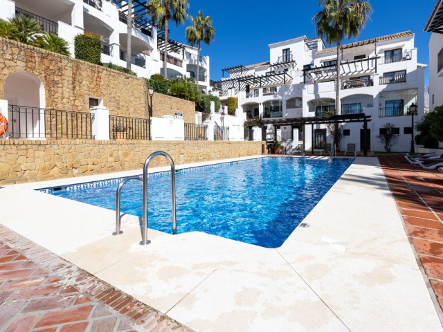 Apartment, Altos de los Monteros, R5306725