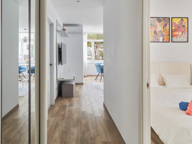 Apartamento con 2 Dormitorios  en Elviria