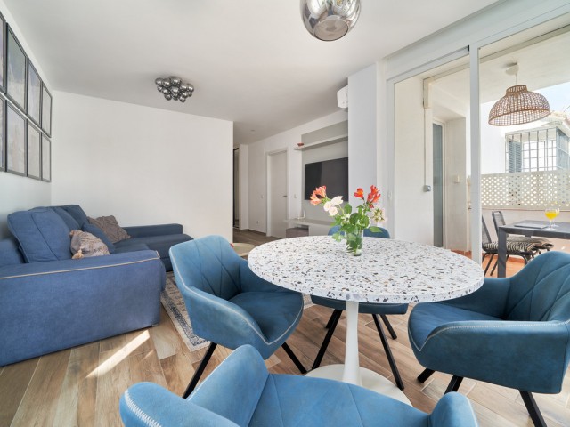 Apartamento con 2 Dormitorios  en Elviria