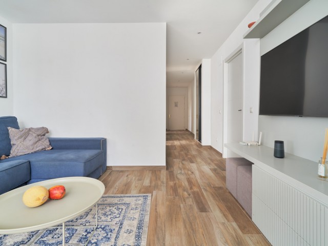 Apartamento con 2 Dormitorios  en Elviria