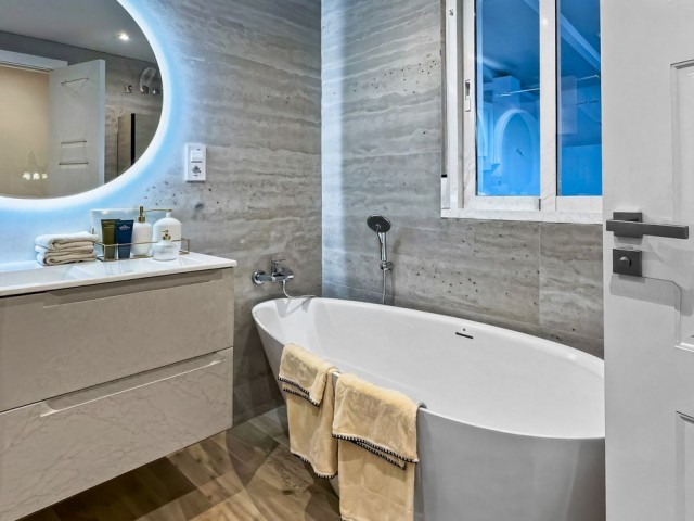 5 Makuuhuoneen Huvila Costabella