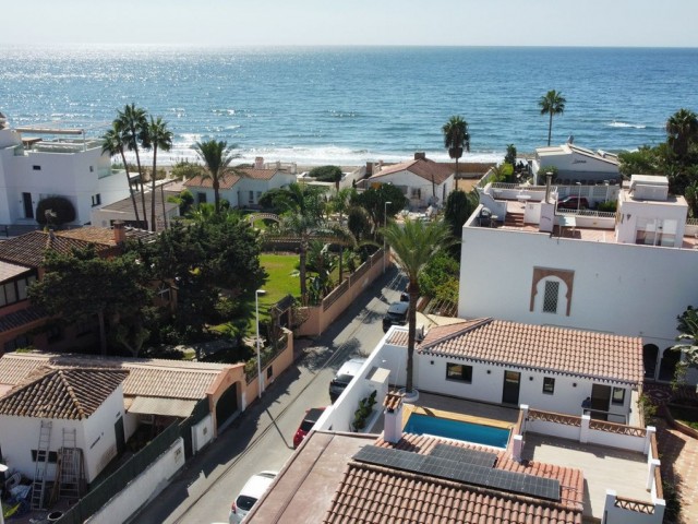 Villa avec 5 Chambres  à Costabella
