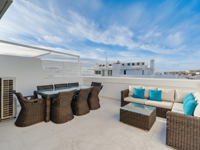 Maison mitoyenne avec 4 Chambres  à La Cala de Mijas