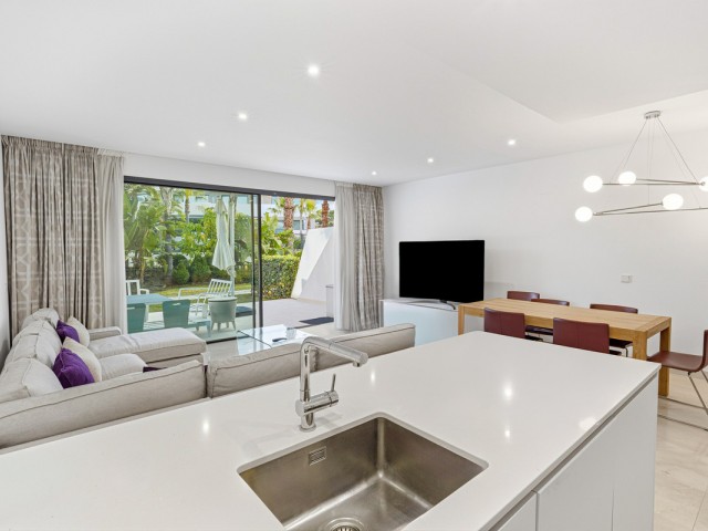 Maison mitoyenne avec 4 Chambres  à La Cala de Mijas